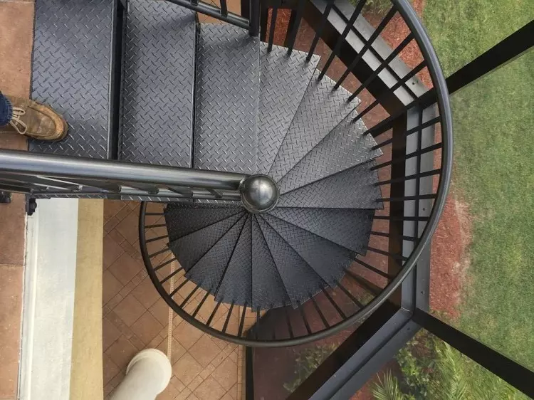 diamond checker plate staircase
