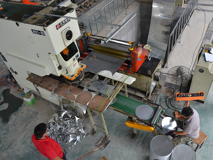 Circle aluminum sign blanks production line
