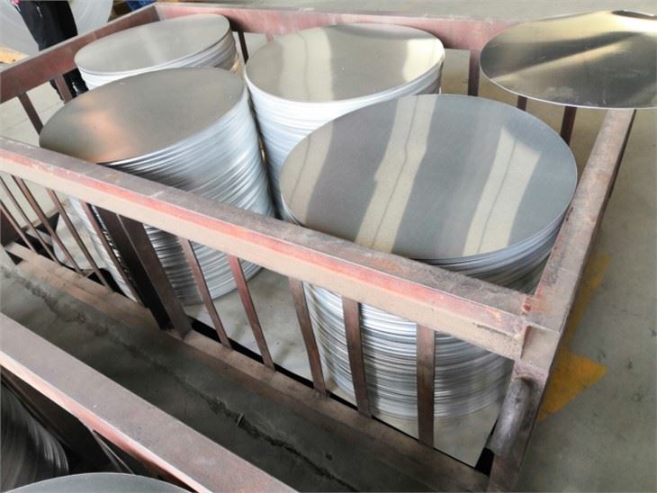 Aluminum circle for lamp cover